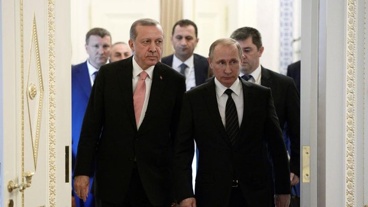 Poutine et Erdogan déterminés à régler leurs différends - ảnh 1